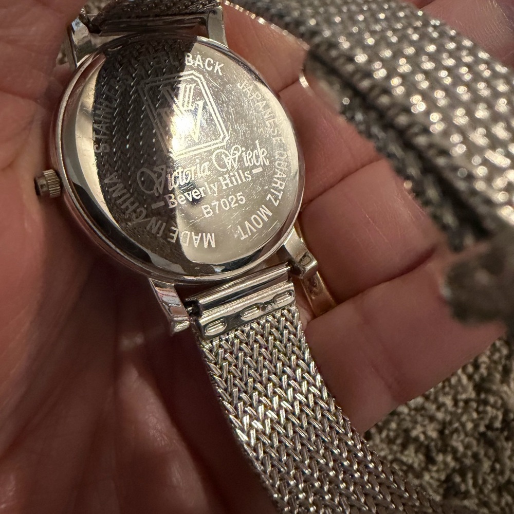 EUC VICTORIA WIECK Elegant Silver Women's Watch HSN BEAUTIFUL - Picture 3 of 8